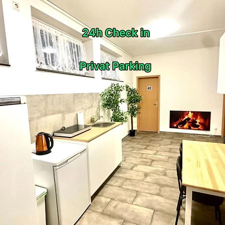 Schoene Hostel Mit Eigene Parking Netflix Youtube Neurenberg Buitenkant foto