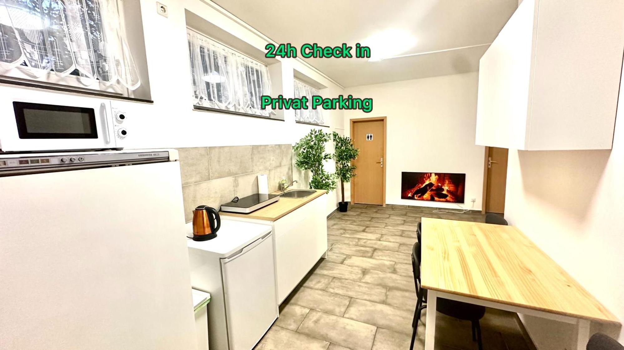 Schoene Hostel Mit Eigene Parking Netflix Youtube Neurenberg Buitenkant foto