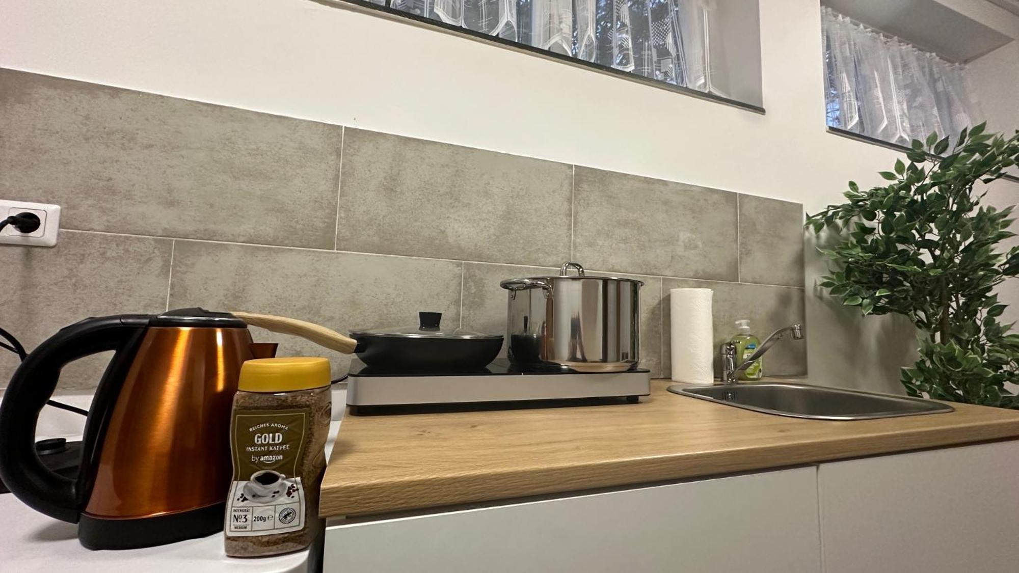 Schoene Hostel Mit Eigene Parking Netflix Youtube Neurenberg Buitenkant foto