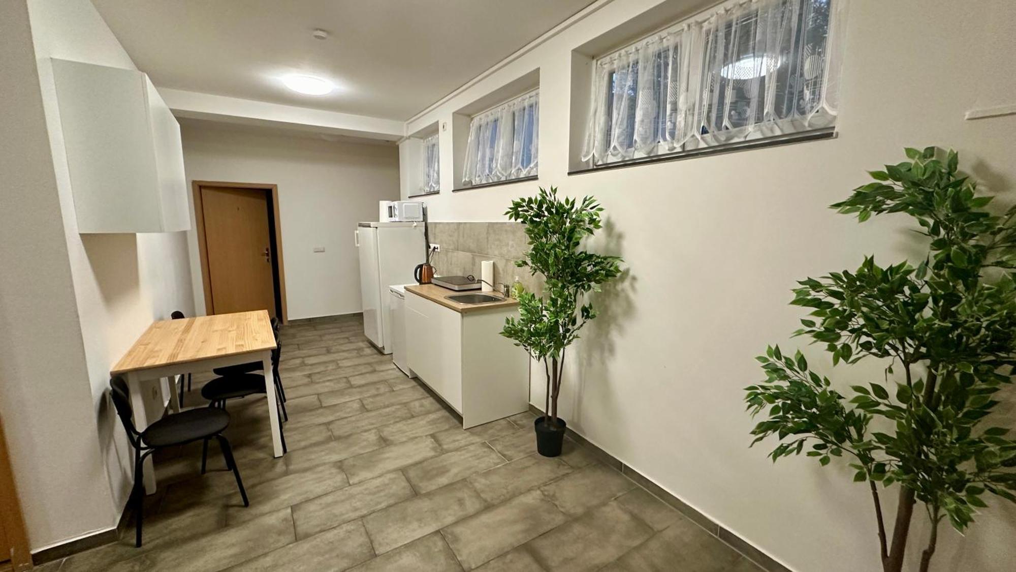 Schoene Hostel Mit Eigene Parking Netflix Youtube Neurenberg Buitenkant foto
